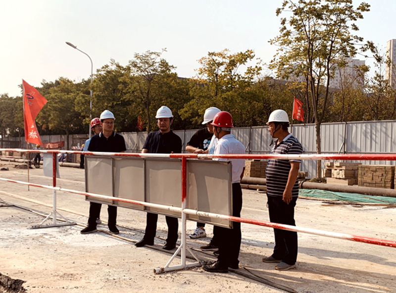 六安市重點工程建設(shè)管理處黨組書記、主任陳斌到長安路南延項目檢查指導(dǎo)工作